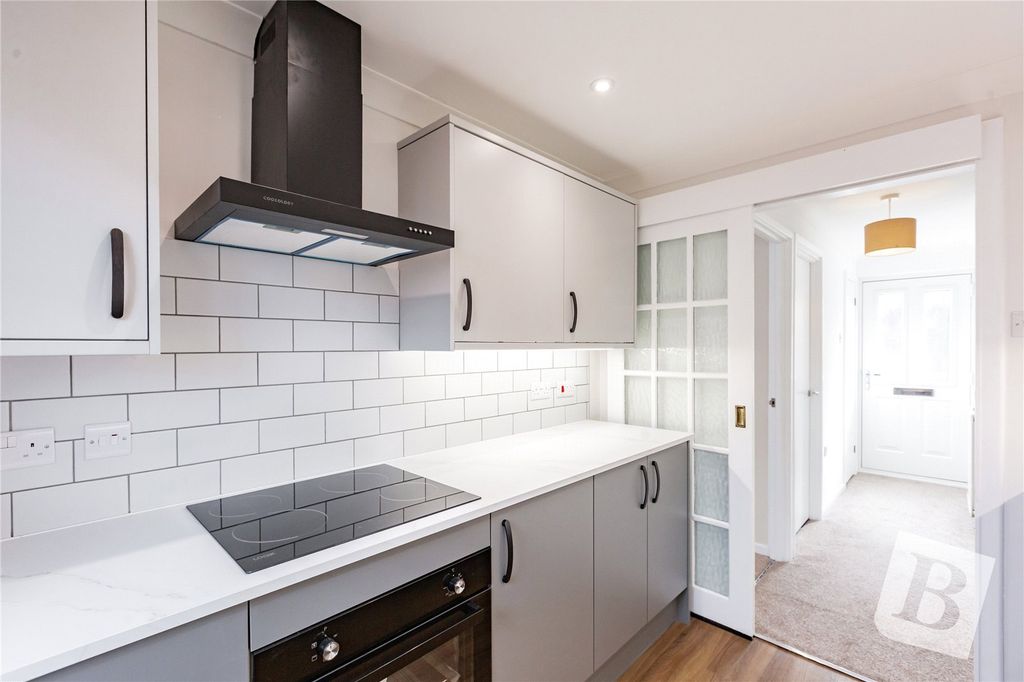 Property photo 3 of 14 Kitchen