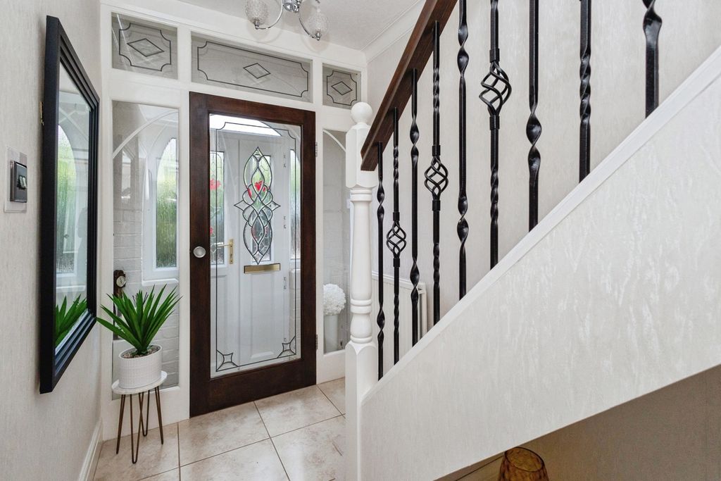 Property photo 2 of 17 Photo