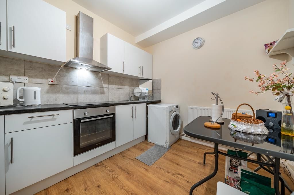 Property photo 3 of 17 Kitchen