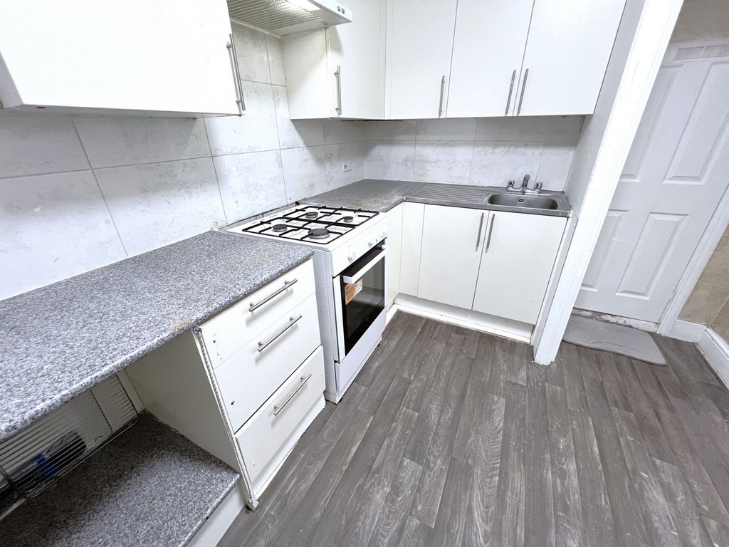 Property photo 2 of 11 Photo 9