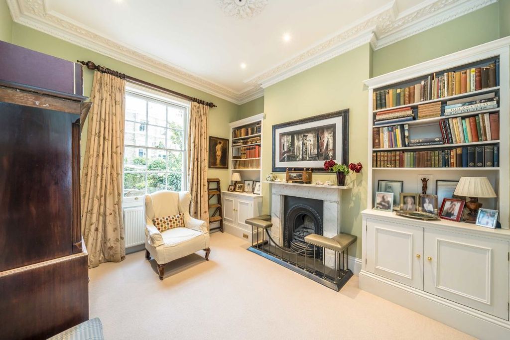 Property photo 2 of 9