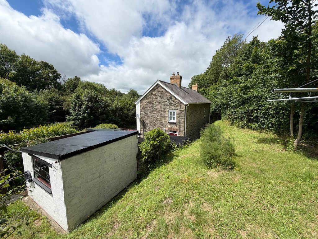 Property photo 2 of 28