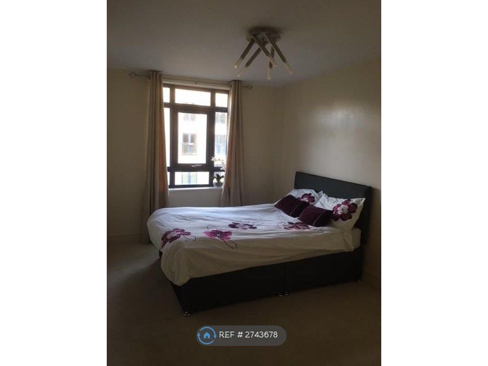 Property photo 3 of 5 Double Bedroom