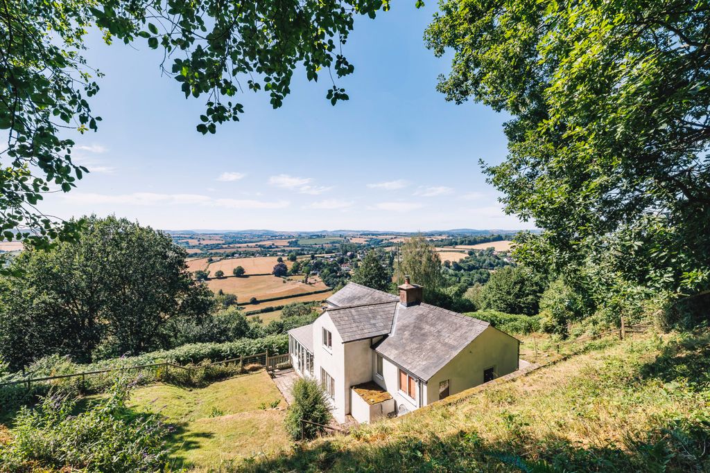 Property photo 1 of 20 Picture No. 05