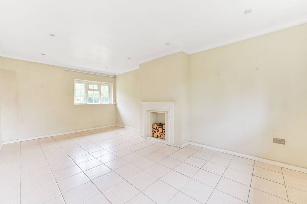 Property photo 3 of 18