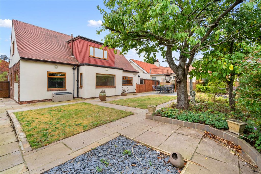 Property photo 3 of 26