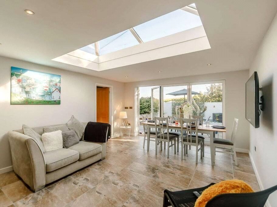 Property photo 2 of 24 Picture No. 28