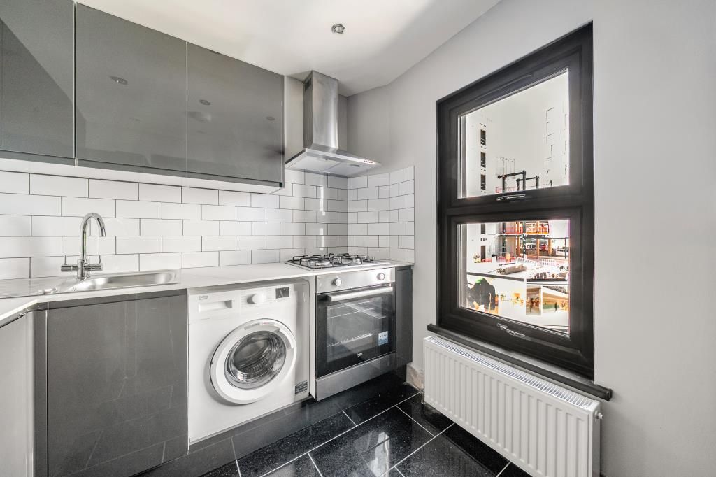 Property photo 2 of 18 Kitchen