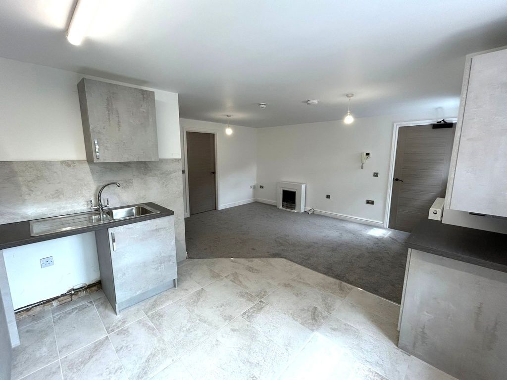 Property photo 3 of 10 Picture No. 13