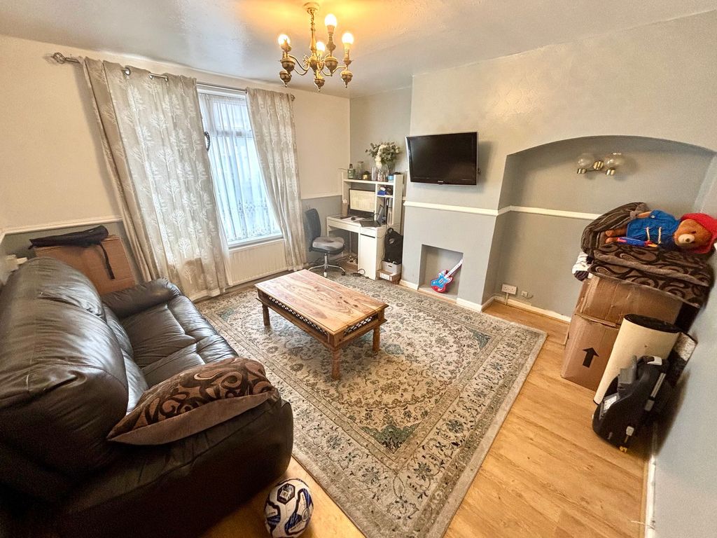 Property photo 2 of 9