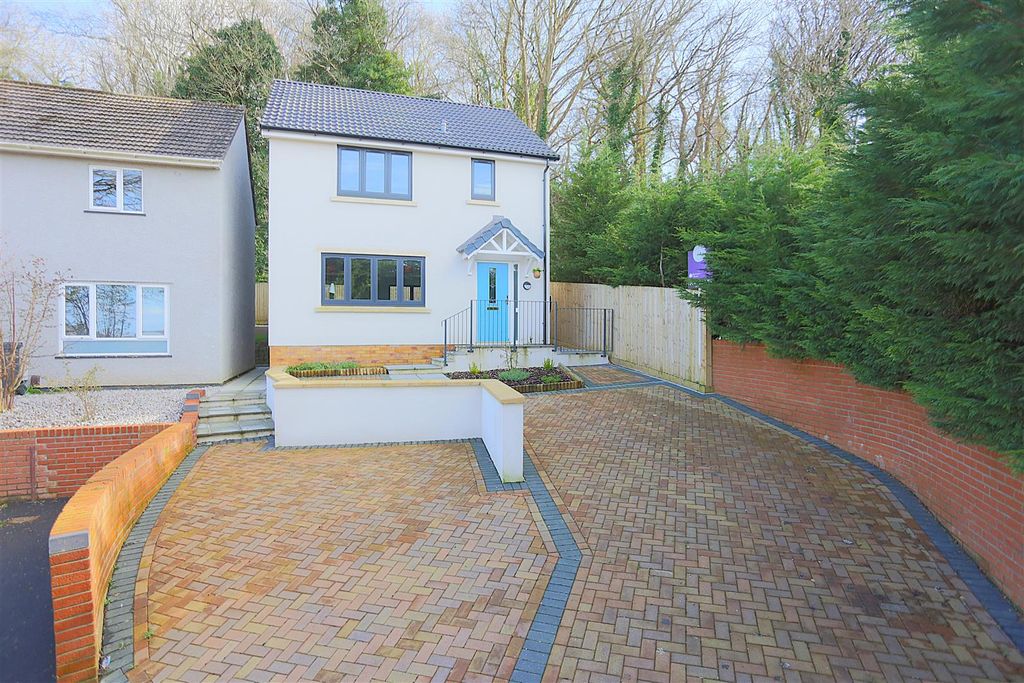 Property photo 1 of 19