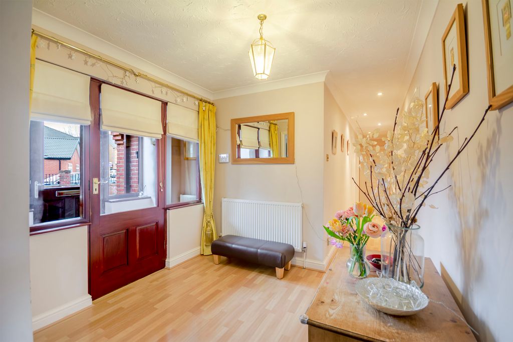 Property photo 2 of 26