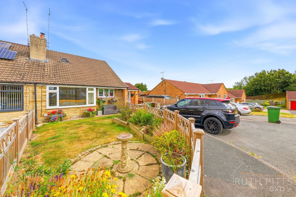 Property photo 3 of 33