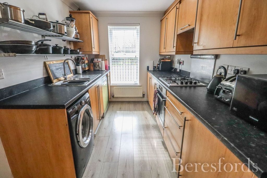 Property photo 2 of 22 Picture No. 23