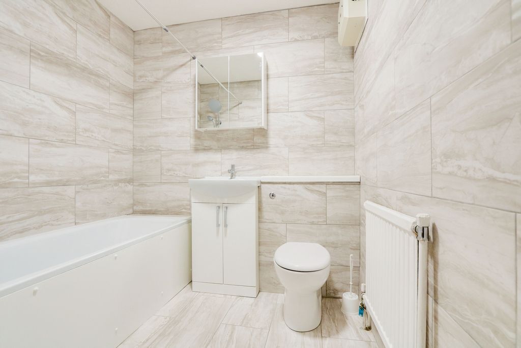Property photo 3 of 10 Photo 3