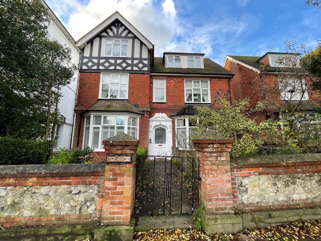 Property photo 1 of 7