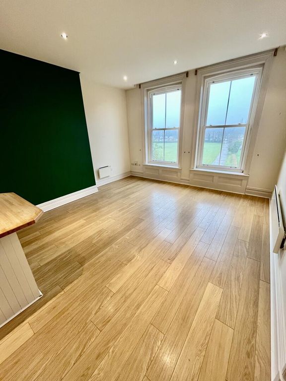 Property photo 3 of 11 Living Room