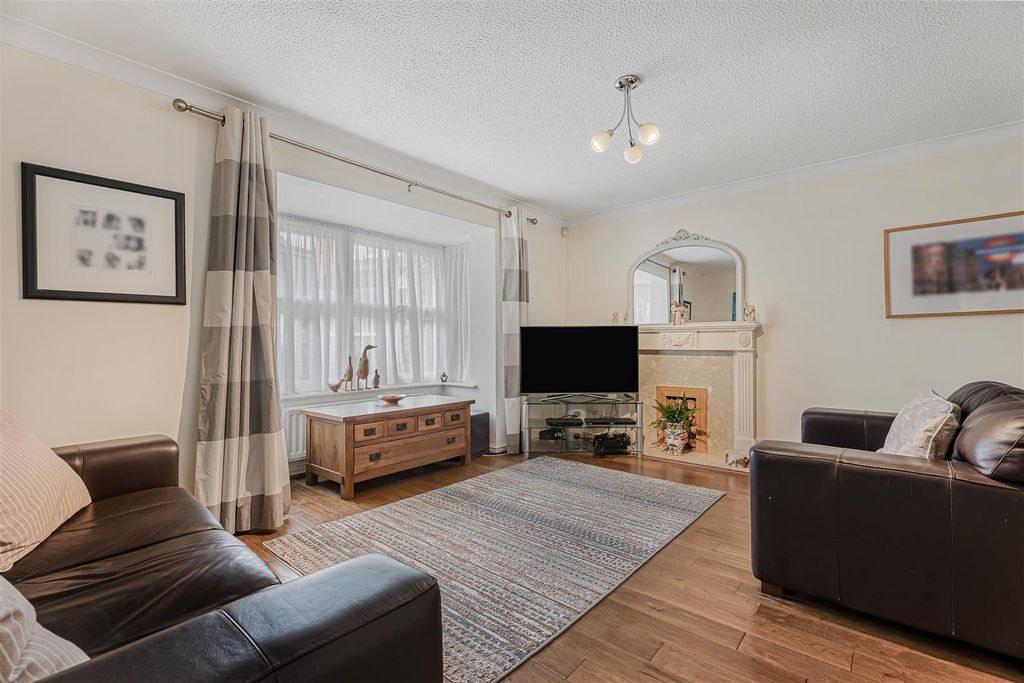 Property photo 2 of 18 14_92346.Jpg