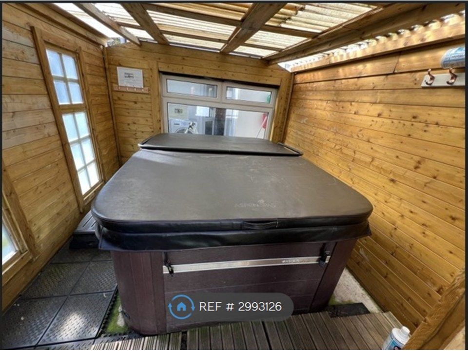 Property photo 3 of 18 Spa Room
