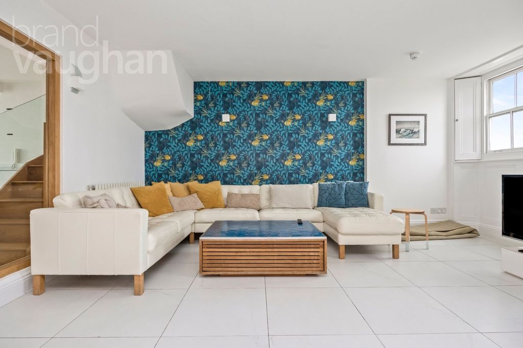 Additional image 4 of 3 bed flat for saleSussex Square, Brighton, East Sussex BN2