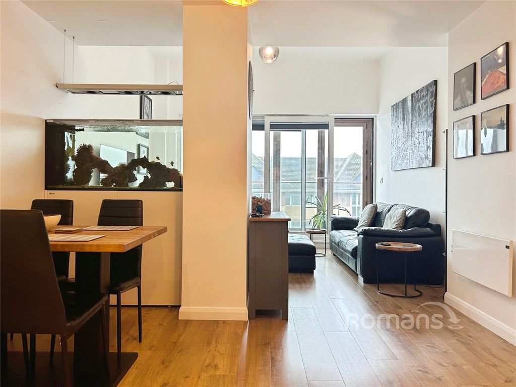 Additional image 6 of 2 bed flat for saleFarnborough Road, Farnborough, Hampshire GU14