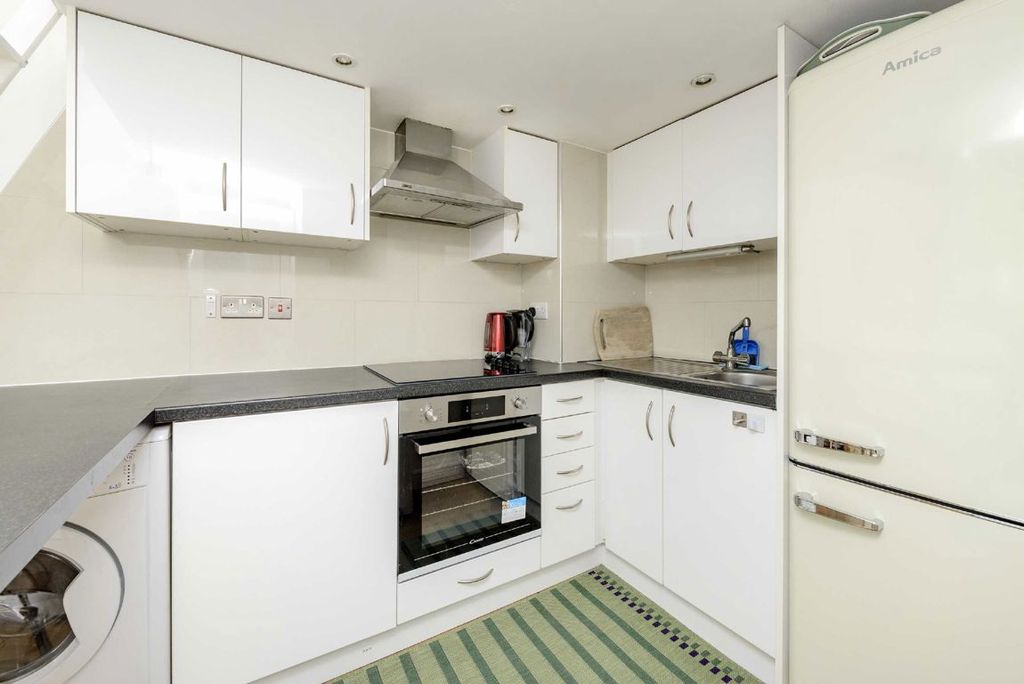 Property photo 2 of 9