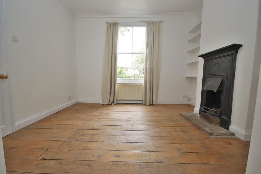 Property photo 3 of 6