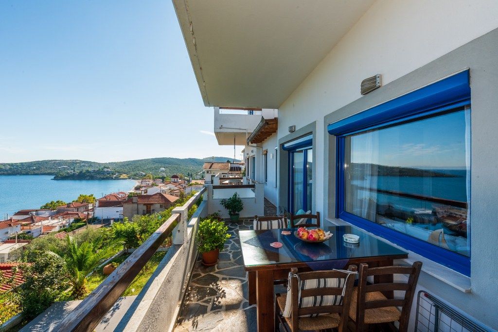 Property photo 2 of 30