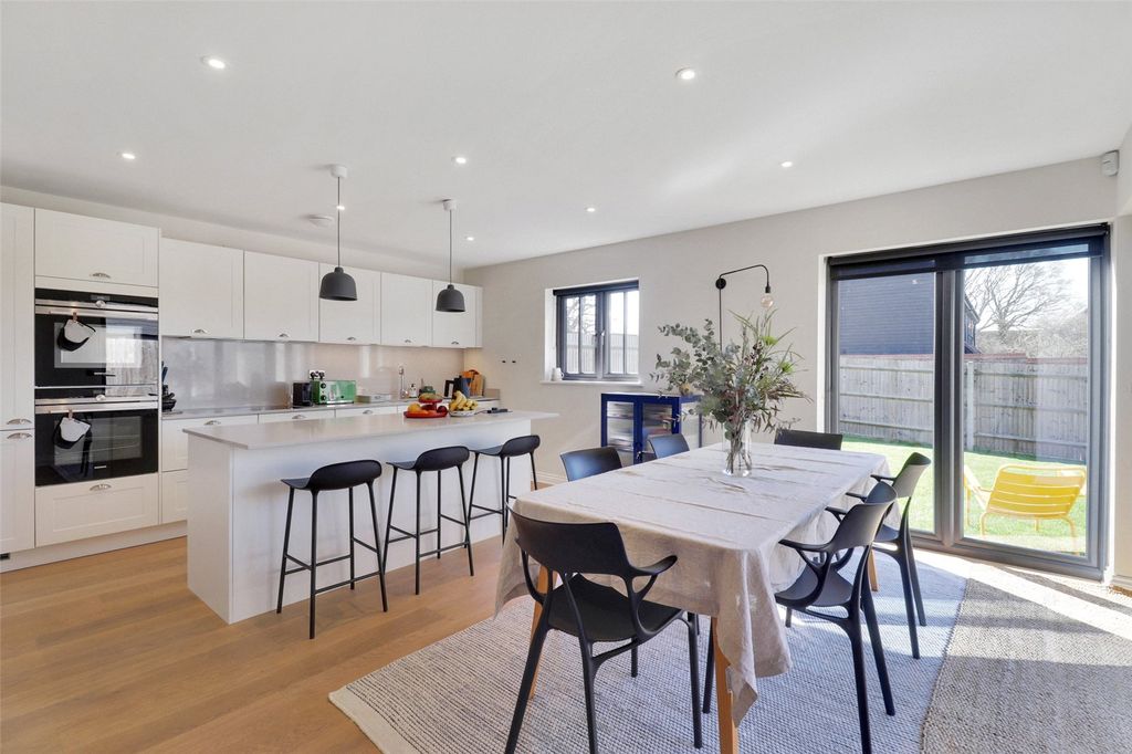 Property photo 2 of 18 Kitchen/Dining