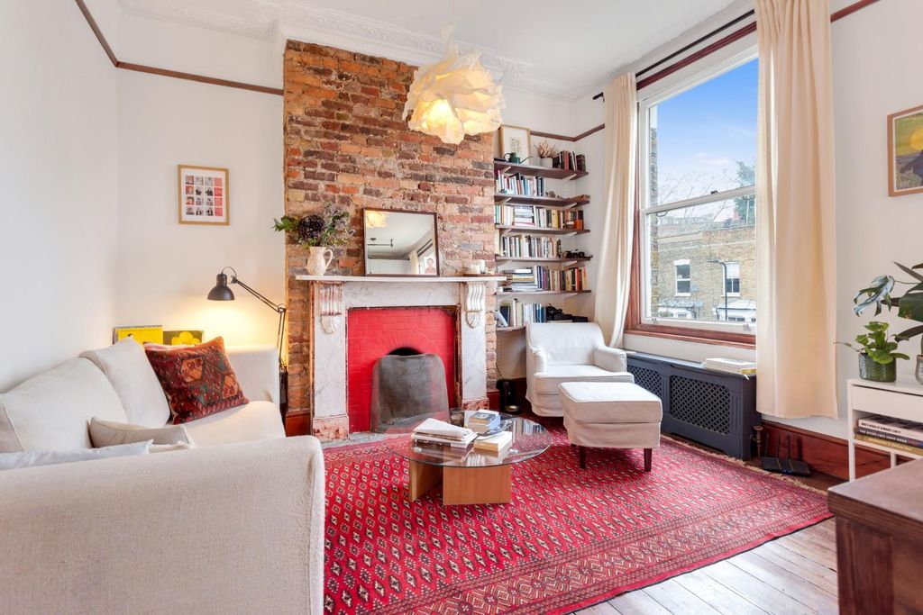 Property photo 3 of 12 Reception