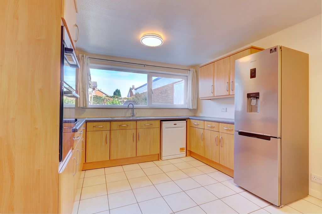 Property photo 2 of 9 Picture No. 10