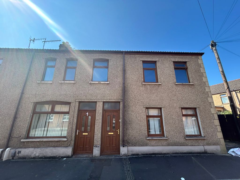 Property photo 1 of 8