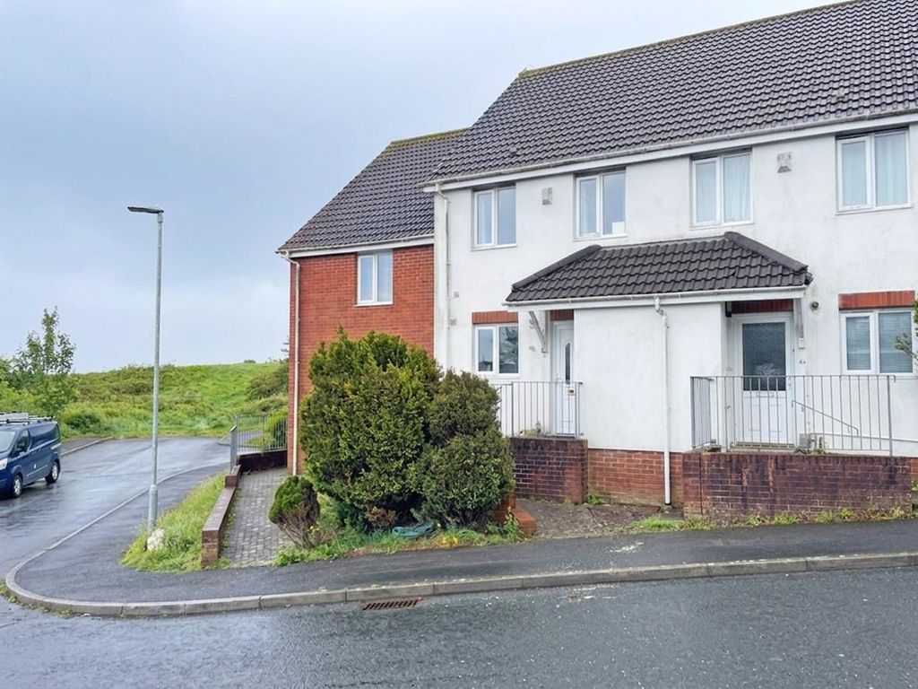 Property photo 1 of 16 Coombe Way 6 - Front.Jpg