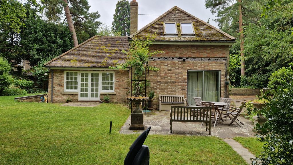 Property photo 3 of 12