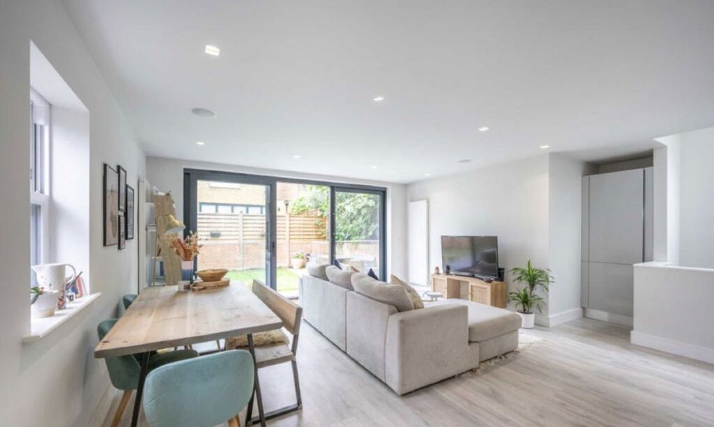 Property photo 3 of 7