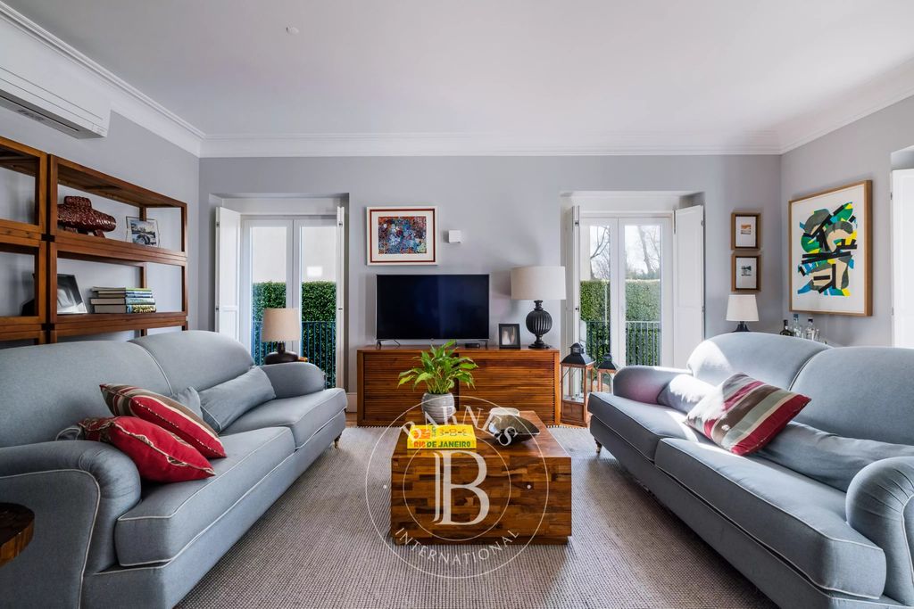 Property photo 3 of 35