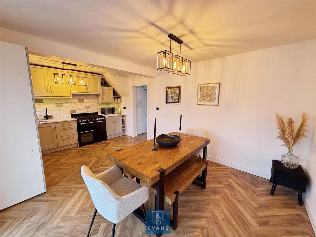 Property photo 2 of 17 Kitchen/Diner