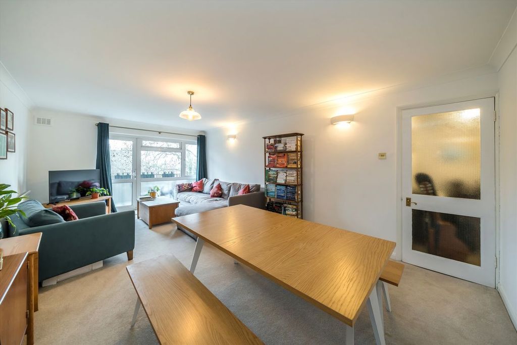 Property photo 2 of 7