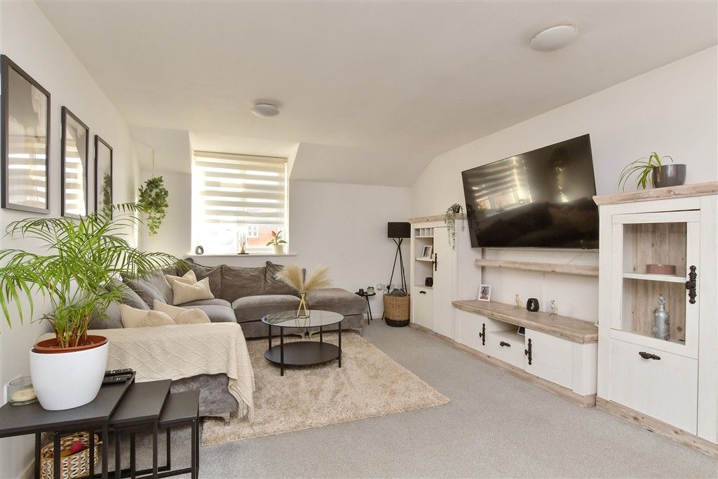 Property photo 3 of 7 Lounge/ Kitchen / Diner