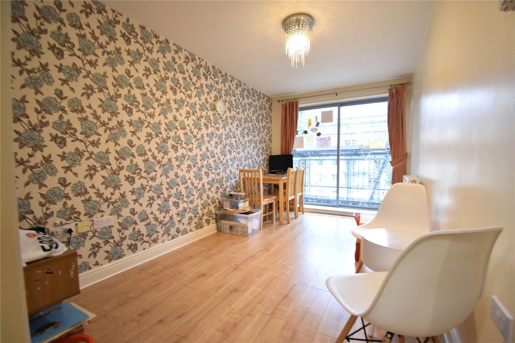 Property photo 3 of 7 Picture No. 10