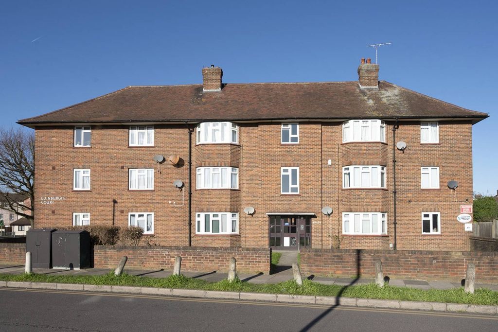 Property photo 1 of 2