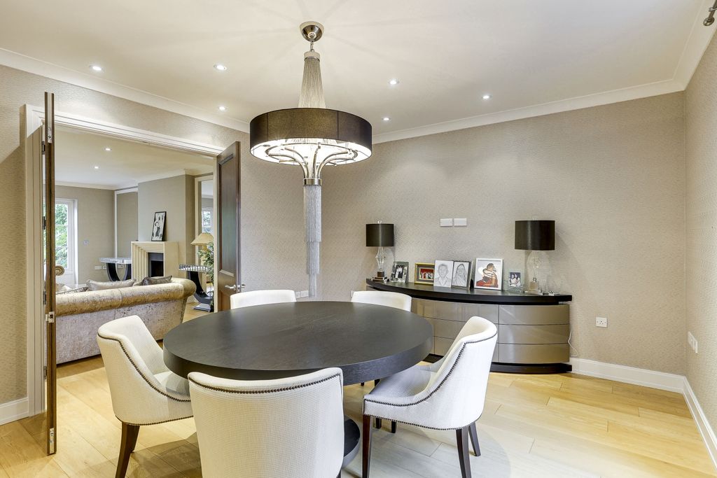 Property photo 3 of 21 8