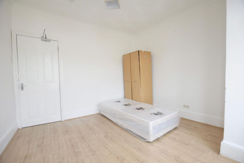 Property photo 3 of 3