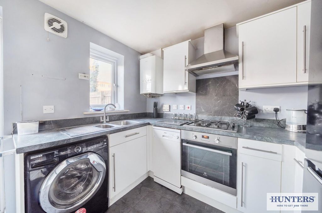 Property photo 2 of 19 2B4Ed944-c697-48c4-8E74-84B04097Ecc4.Jpg