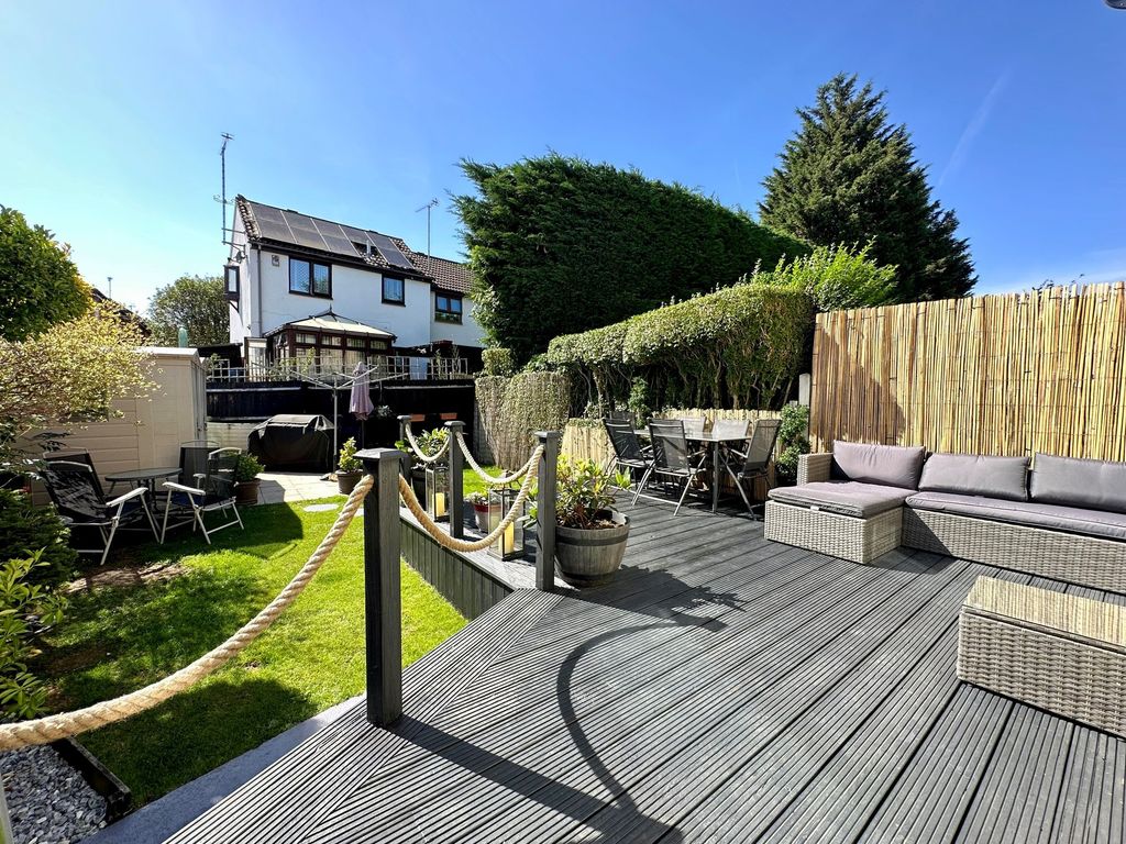 Property photo 2 of 12