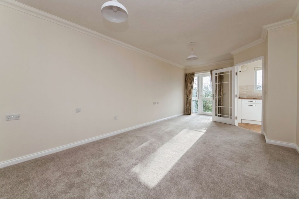 Property photo 3 of 17 Pbox-Img.Jpg