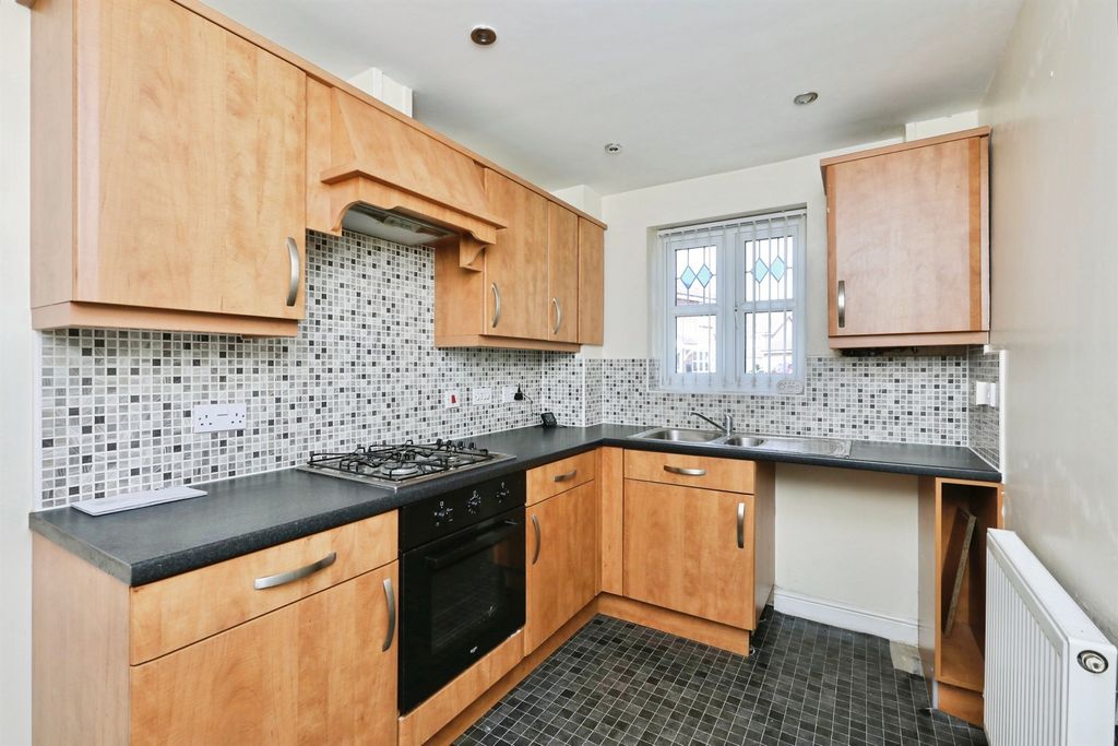 Property photo 3 of 9