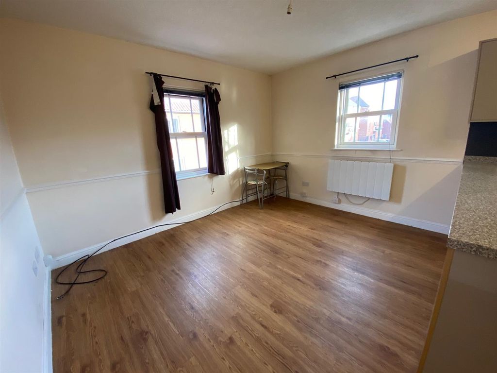 Property photo 2 of 5