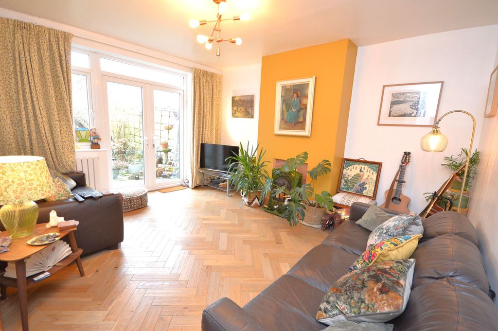 Property photo 2 of 39