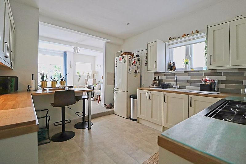 Property photo 2 of 19 Kitchen